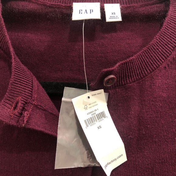 Gap Crewneck Cardigan - Picture 2 of 4